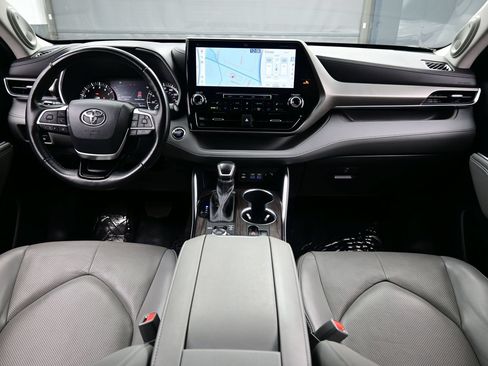 Used 2022 Toyota Highlander Limited AWD/4WD image 19