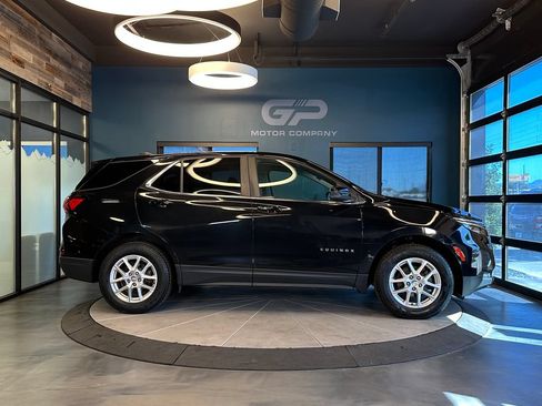 Used 2022 Chevrolet Equinox LT AWD/4WD image 2
