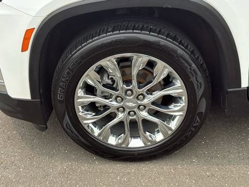 Used 2022 Chevrolet Traverse LT AWD/4WD image 8