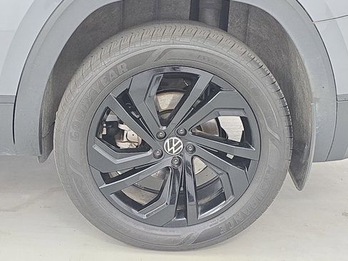 Certified 2023 Volkswagen Atlas SE w/ Panoramic Sunroof Package FWD image 35