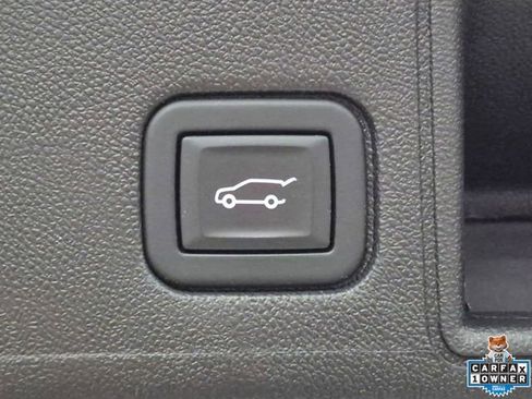 Used 2024 GMC Terrain SLT AWD/4WD image 25