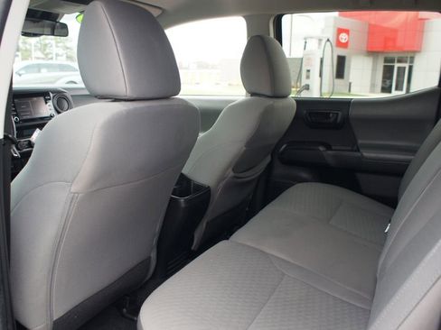 Used 2022 Toyota Tacoma SR image 12