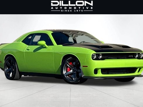Used 2023 Dodge Challenger SRT Hellcat w/ Driver Convenience Group RWD image 2