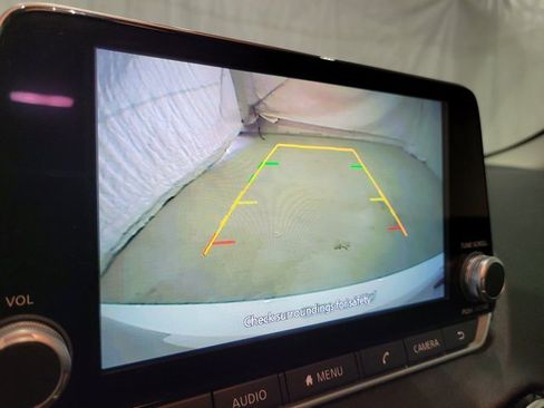 Used 2022 Nissan Sentra SV w/ Trunk Package image 7