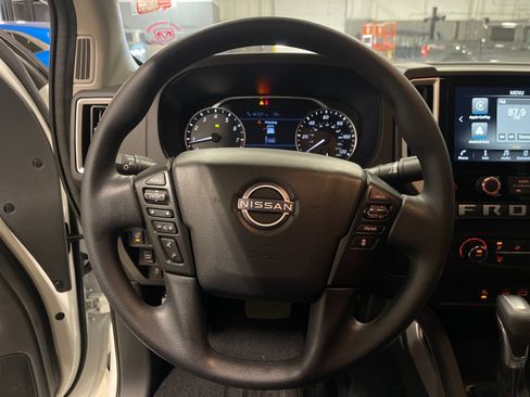 Used 2025 Nissan Frontier SV RWD image 24