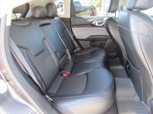 Used 2022 Jeep Compass Latitude image 28