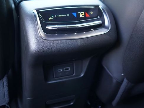 New 2025 Cadillac XT6 Luxury image 22