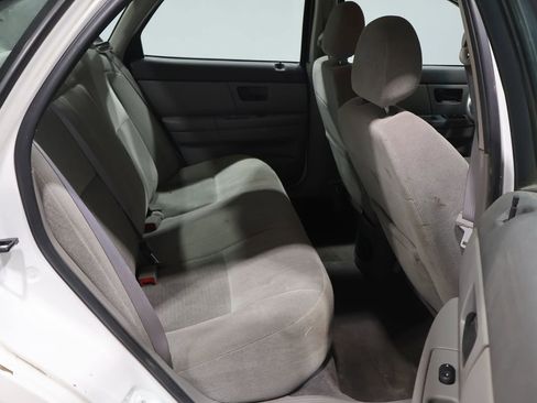 Used 2005 Ford Taurus SE image 21