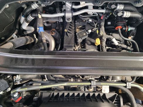 Used 2022 Ford Explorer Limited w/ Equipment Group 301A AWD/4WD image 30