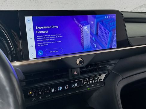 Certified 2024 Toyota Crown Platinum image 18