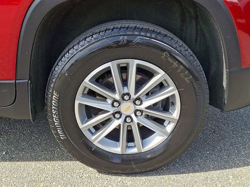 Used 2023 Chevrolet Traverse LT AWD/4WD image 8