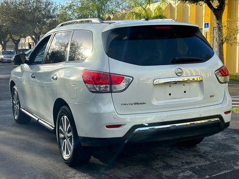 Used 2013 Nissan Pathfinder SV FWD image 9