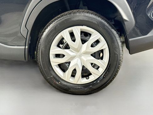 Used 2024 Toyota Corolla Cross L FWD image 37