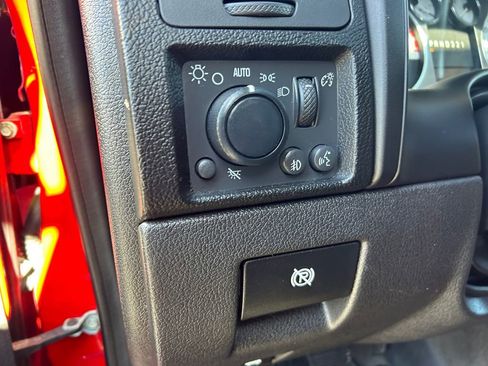Used 2010 HUMMER H3 AWD/4WD image 23