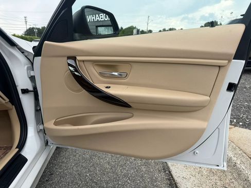 Used 2015 BMW 320i Sedan RWD image 18