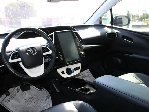 Used 2018 Toyota Prius Prime Premium FWD image 19