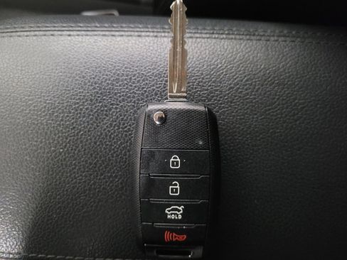 Used 2017 Kia Forte LX image 32