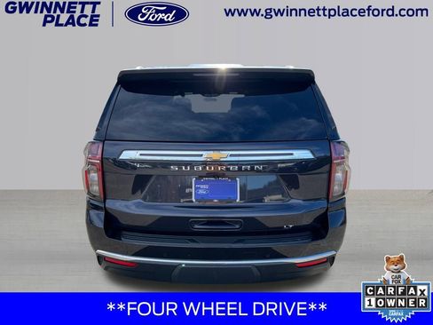 Used 2024 Chevrolet Suburban LT image 6