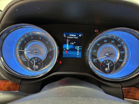 Used 2014 Chrysler 300 image 23