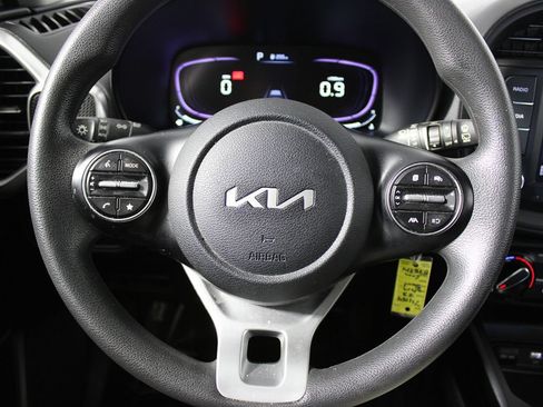 Used 2023 Kia Soul LX w/ LX Technology Package FWD image 11