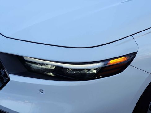 Used 2024 Honda Accord Touring image 9