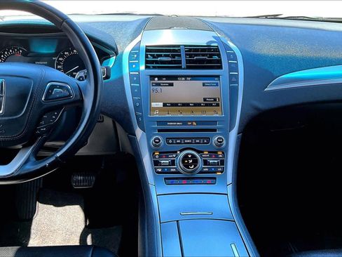 Used 2017 Lincoln MKZ Reserve image 7