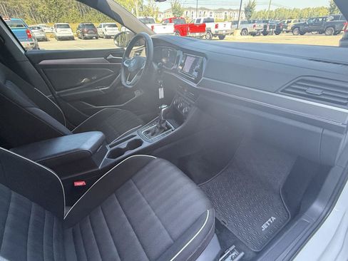 Used 2024 Volkswagen Jetta Sport FWD image 18