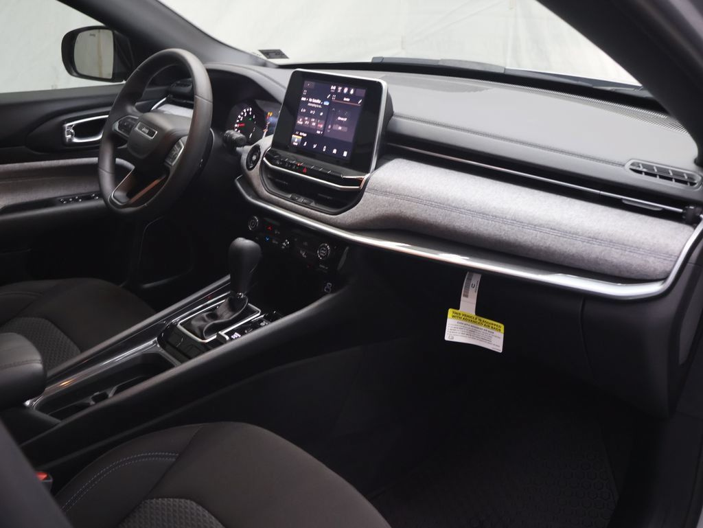 Used 2025 Jeep Compass Sport AWD/4WD image 10