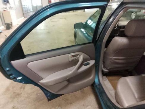 Used 2000 Toyota Camry LE FWD image 25