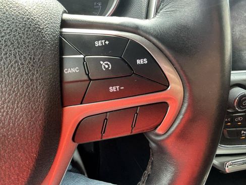Used 2018 Jeep Grand Cherokee Altitude AWD/4WD image 19