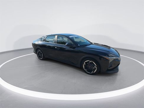 Used 2025 Kia K4 EX image 2