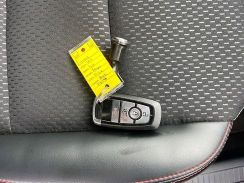 Used 2025 Ford Escape ST-Line FWD image 31