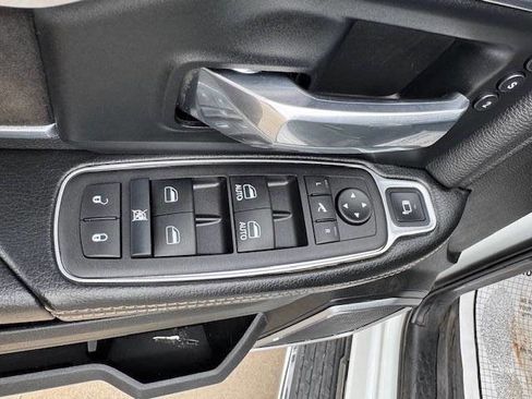 Used 2022 RAM 2500 Laramie AWD/4WD image 35