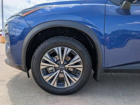 Used 2023 Nissan Rogue SV w/ SV Premium Package AWD/4WD image 11