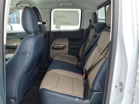 New 2026 Ford Maverick Lariat image 9