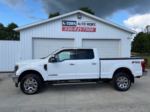 Used 2018 Ford F250 Lariat w/ Lariat Ultimate Package AWD/4WD image 3