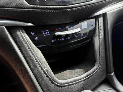 Used 2018 Cadillac XT5 Premium Luxury AWD/4WD image 22