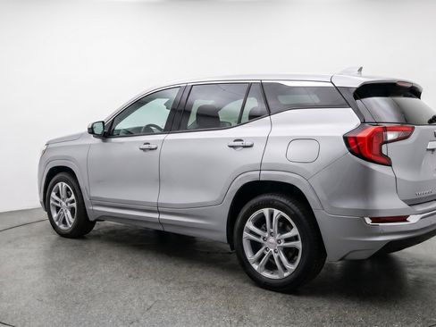 Used 2024 GMC Terrain SLE image 6