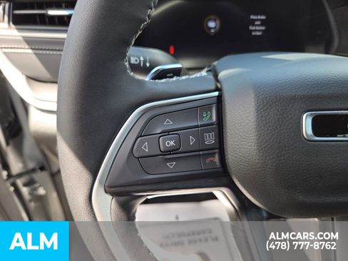 Used 2025 Jeep Grand Cherokee L Altitude AWD/4WD image 25