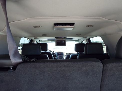 Used 2015 Chevrolet Suburban LTZ RWD image 34