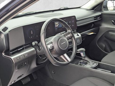 Used 2025 Hyundai Kona SEL AWD/4WD image 10