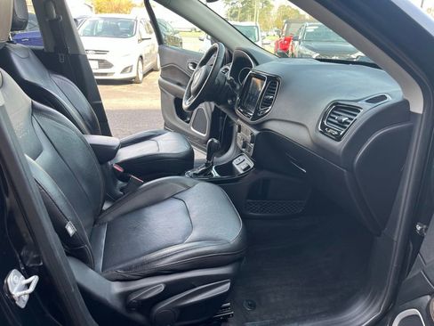 Used 2019 Jeep Compass Limited image 10