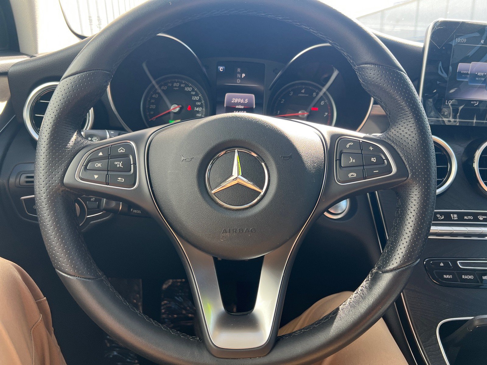 Used 2019 Mercedes-Benz GLC 300 4MATIC image 24