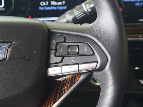 Used 2021 Cadillac Escalade Premium Luxury RWD image 21