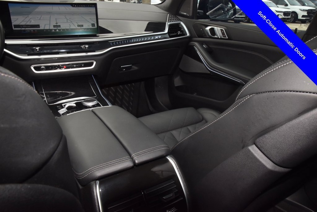 Used 2024 BMW X7 xDrive40i w/ M Sport Package AWD/4WD image 18
