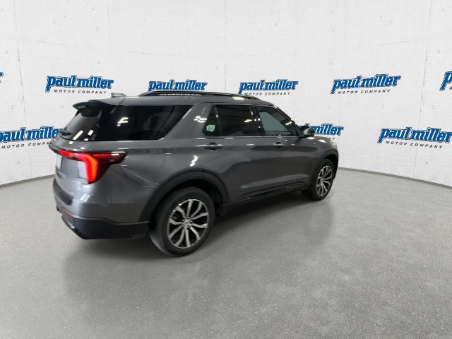 Used 2025 Ford Explorer ST-Line AWD/4WD image 11