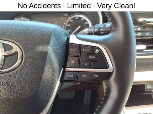 Used 2022 Toyota Highlander Limited AWD/4WD image 17