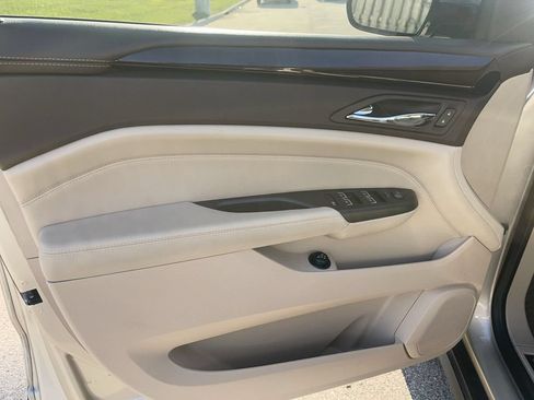 Used 2015 Cadillac SRX Luxury w/ Driver Awareness Package FWD image 27