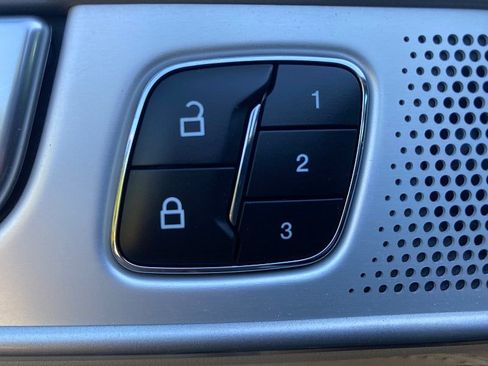 Used 2023 Ford Explorer Platinum w/ Technology Package AWD/4WD image 61