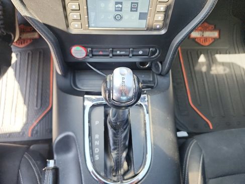 Used 2015 Ford Mustang Coupe RWD image 26